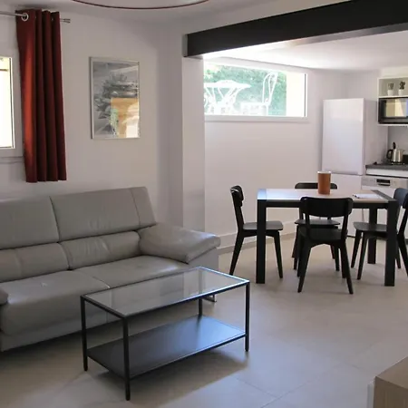 Superbe Renove De 3 Pieces Dans Апартаменты *